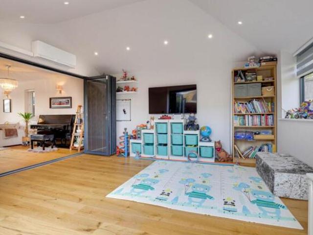 Farm for sale in Caversham Park, Reading