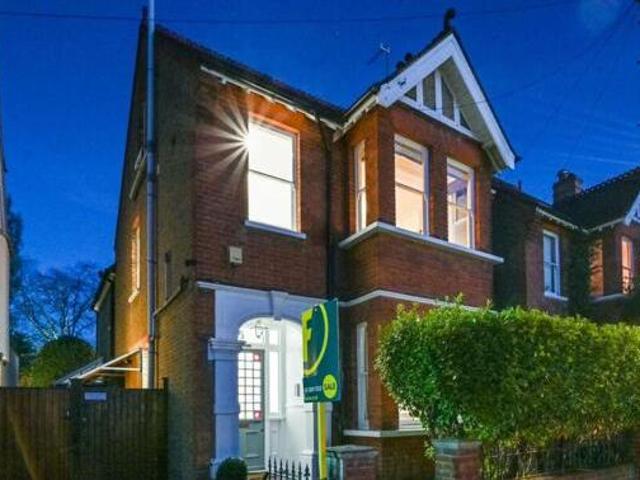 House for sale in New Malden, Greater London