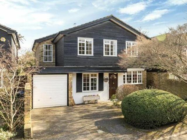 House for sale in Kingston Upon Thames, Greater London