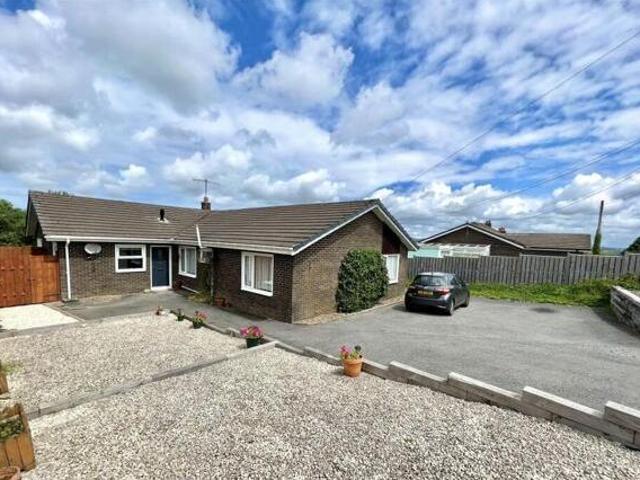 House for sale in Newcastle Emlyn, Sir Gaerfyrddin / Carmarthenshire