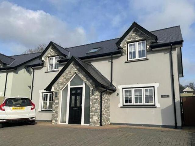 House for sale in Newcastle Emlyn, Wales