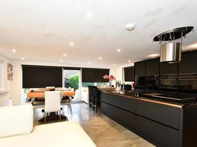 House for sale in Noak Hill, Noak Bridge