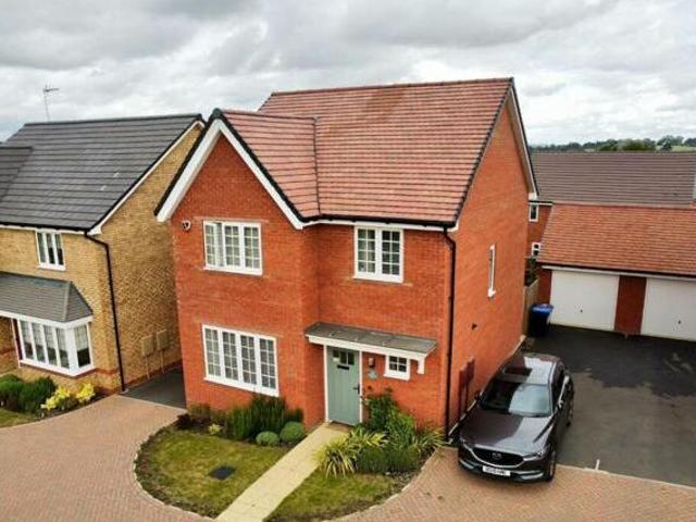 House for sale in Northampton, Northamptonshire