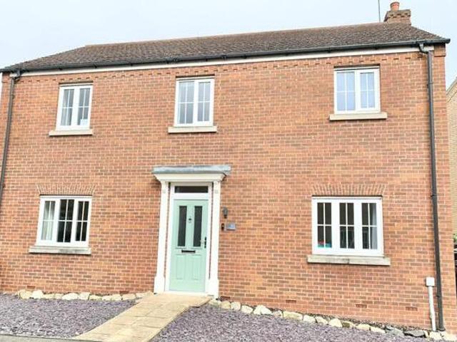 House for sale in Northampton, Northamptonshire