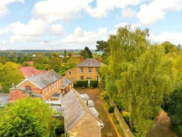 House for sale in Northampton, Northamptonshire