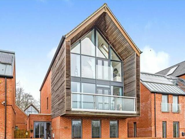 House for sale in Northampton, Northamptonshire