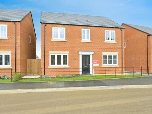 House for sale in Northampton, Northamptonshire