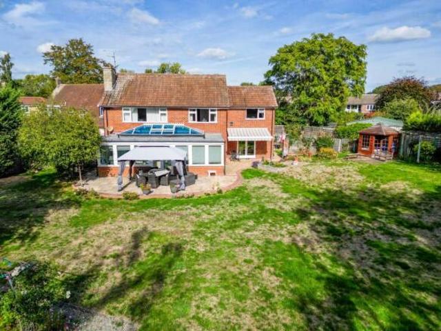 Farm for sale in Emmer Green, Reading