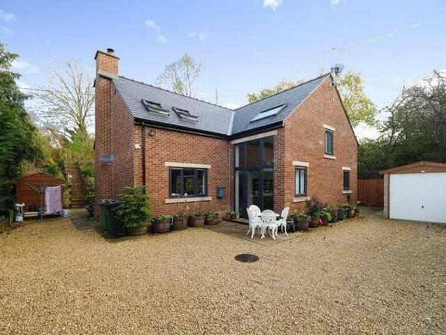 House for rent in Froggatt, East Midlands