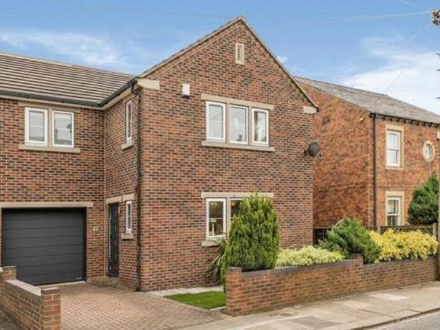 House for sale in Ossett, West Yorkshire