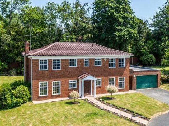 House for sale in Oxted, Hillview
