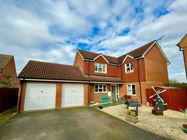 House for sale in Lyons, Greater London