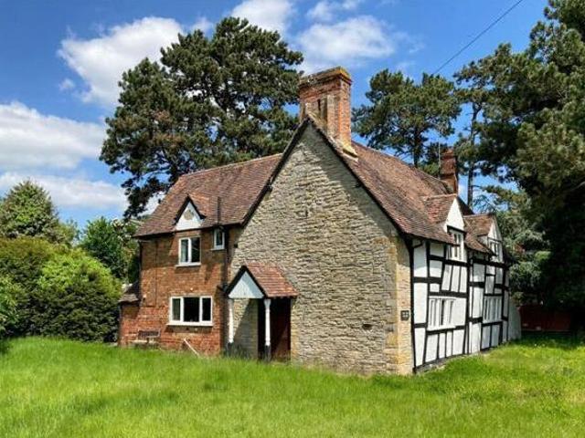 House for sale in Crookhill, Worcestershire