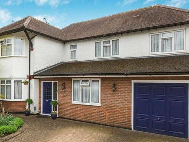 House for sale in Potters Bar, Hertsmere