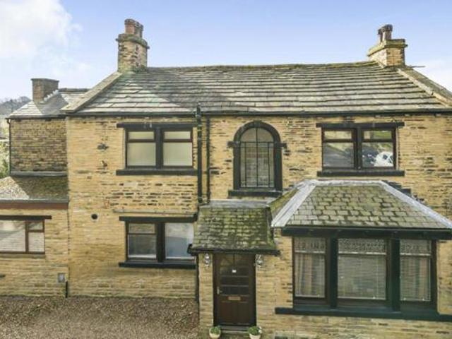 House for sale in Pudsey, West Yorkshire