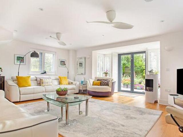 House for sale in Horsham, West Sussex