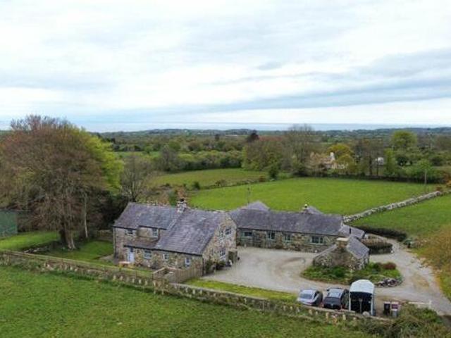 House for sale in Pwllheli, Wales