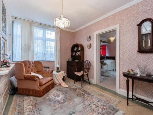 Farm for sale in Holdenhurst, Bournemouth
