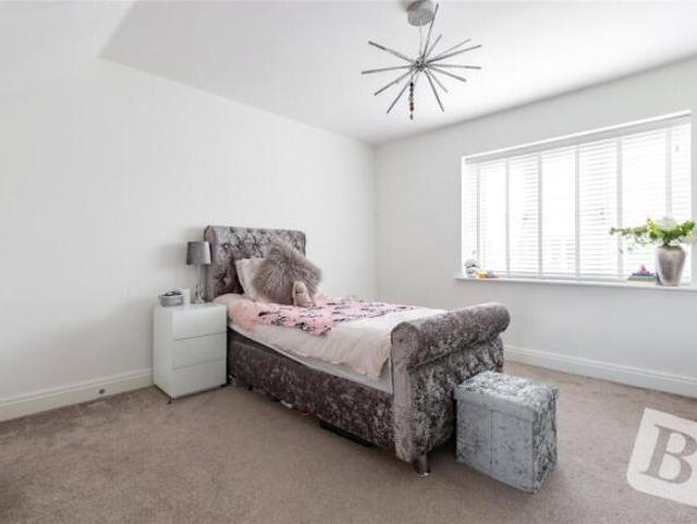 Farm for sale in Pilgrims' Hatch, Navestock Side