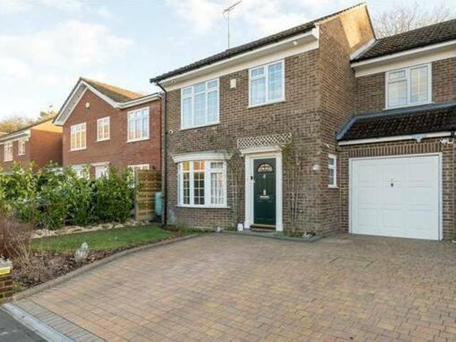 House for rent in Surrey