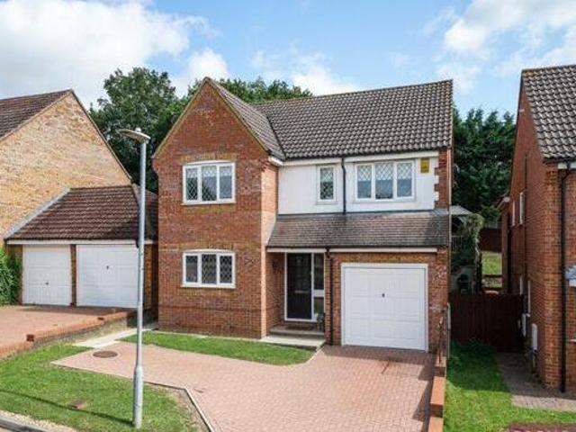 House for sale in Moneyhill, Batchworth