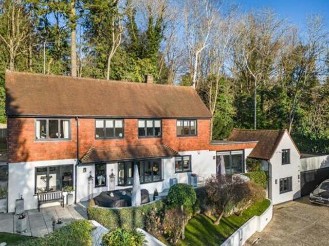 House for sale in Batchworth, Hertfordshire