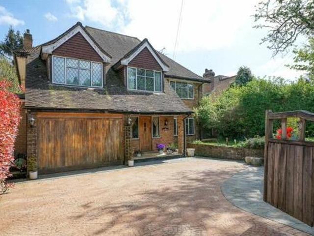 House for sale in Batchworth, Hertfordshire