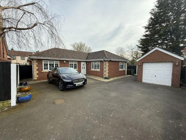 Farm for sale in Melling