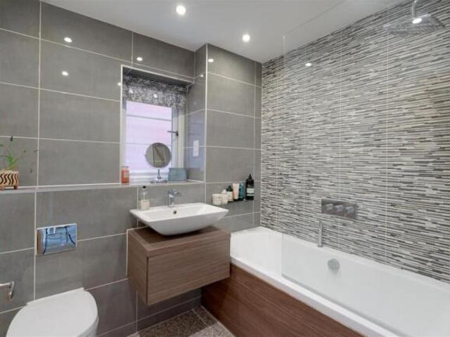 Farm for sale in Shadwell, Greater London