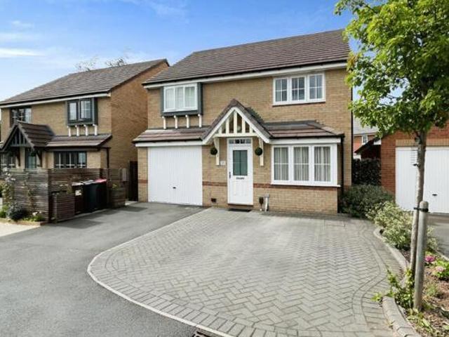House for sale in Thurcroft, South Yorkshire