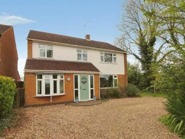 House for sale in Cawston, New Bilton
