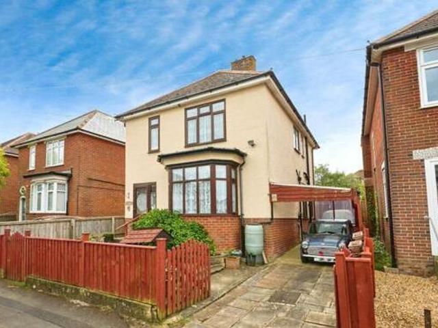 House for sale in Yaverland, Sandown