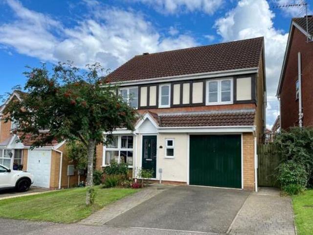 House for sale in Northampton, Northamptonshire