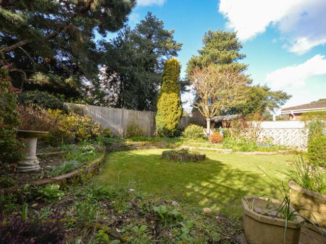 Farm for sale in Throop, Bournemouth