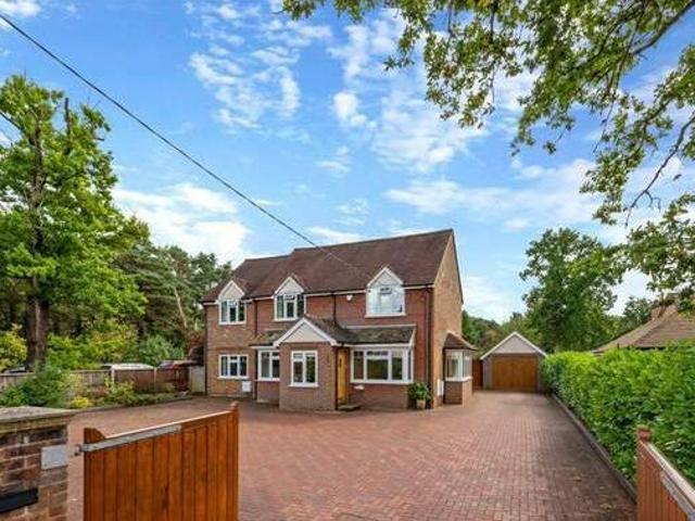 House for rent in Surrey