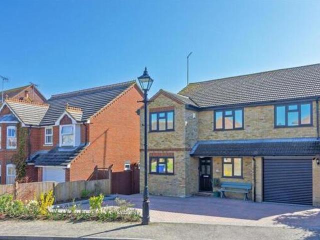 House for sale in Sheerness, Oad Street