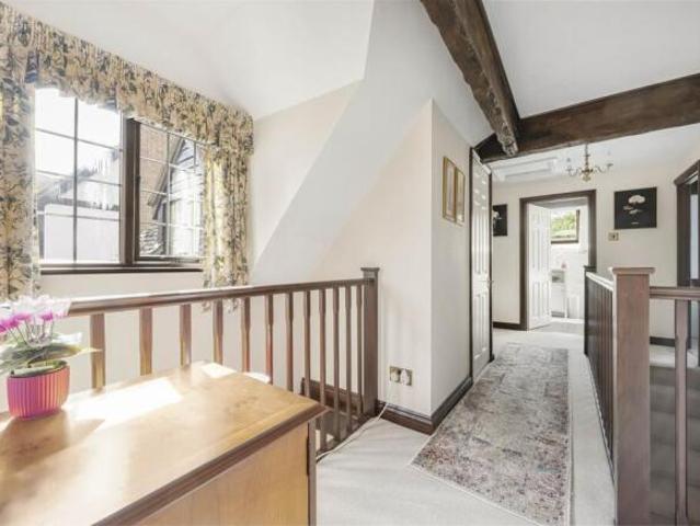 Farm for sale in Caversham Heights, Reading