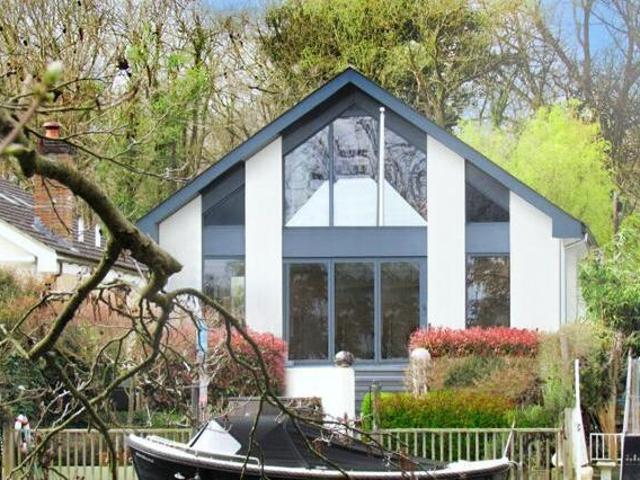 House for sale in Lower Halliford, Surrey