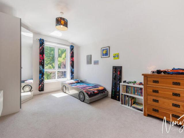 Farm for sale in Weeke, Harestock