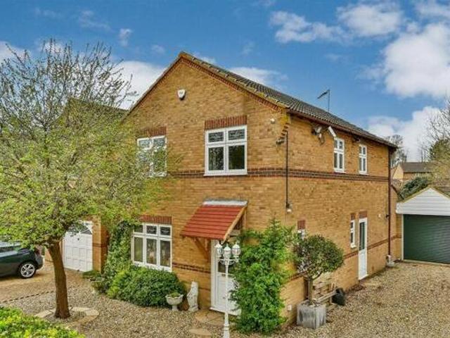 House for sale in Oad Street, Kent