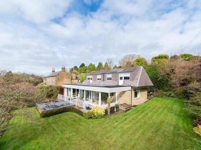 House for sale in Huddersfield, West Yorkshire