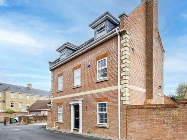 House for sale in Shirley, West Midlands