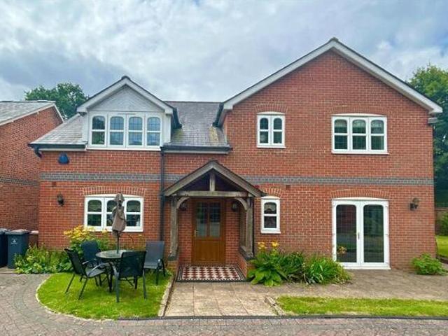 House for sale in Barton Stacey, Hampshire
