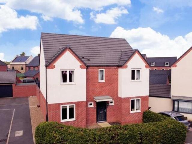 House for sale in Northampton, Northamptonshire