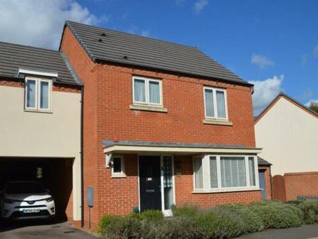 House for sale in Northampton, Northamptonshire