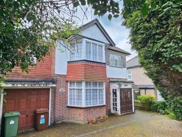 House for sale in Little Stanmore, Greater London