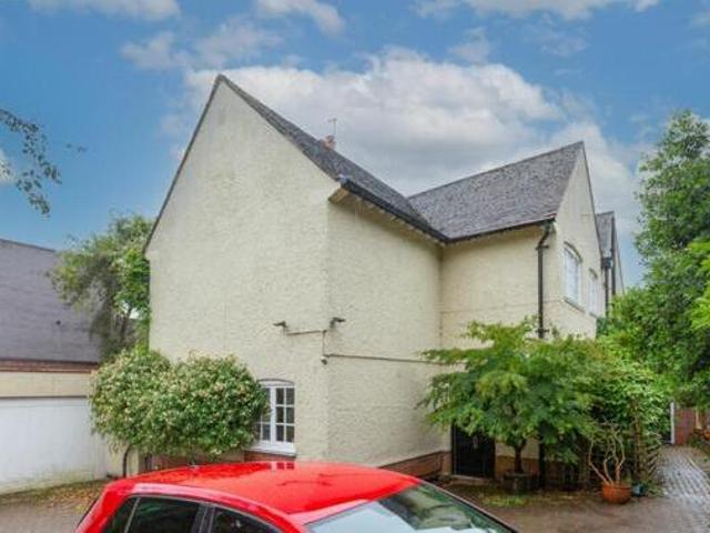 House for sale in Little Stanmore, Greater London