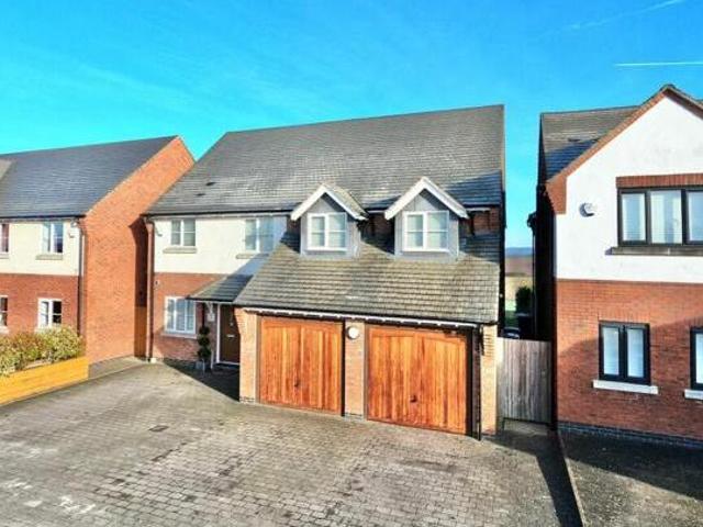 House for sale in Stone, Baswich
