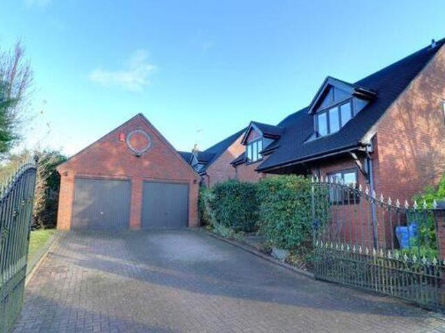 House for sale in Stone, Baswich
