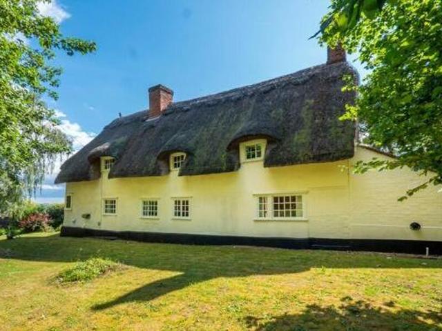 House for sale in Chelmondiston, Suffolk